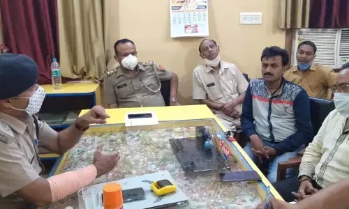 पुलिस क्षेत्राधिकारी कासगंज ने की सर्राफा व्यवसायियों के साथ बैठक पुलिस क्षेत्राधिकारी कासगंज ने की सर्राफा व्यवसायियों के साथ बैठक