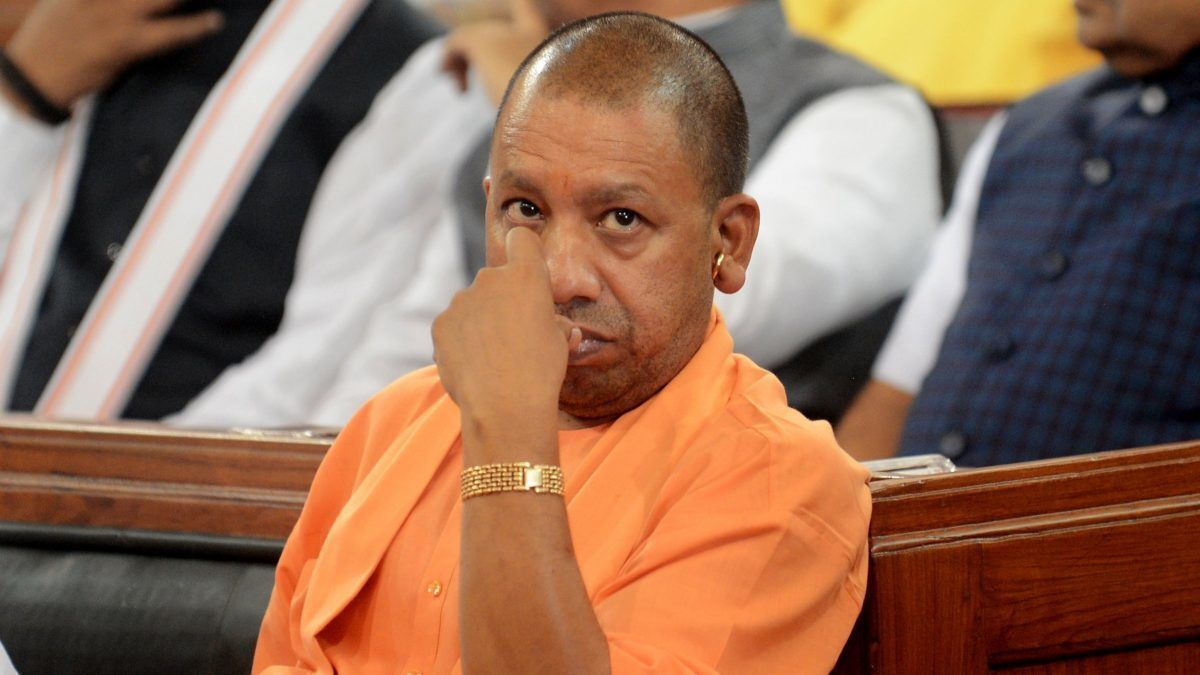 बेरोजगारों के एक ही प्रदर्शन में सरकार की भाव भंगिमा बदली, सीएम योगी ने जारी किया ये आदेश बेरोजगारों के एक ही प्रदर्शन में सरकार की भाव भंगिमा बदली, सीएम योगी ने जारी किया ये आदेश