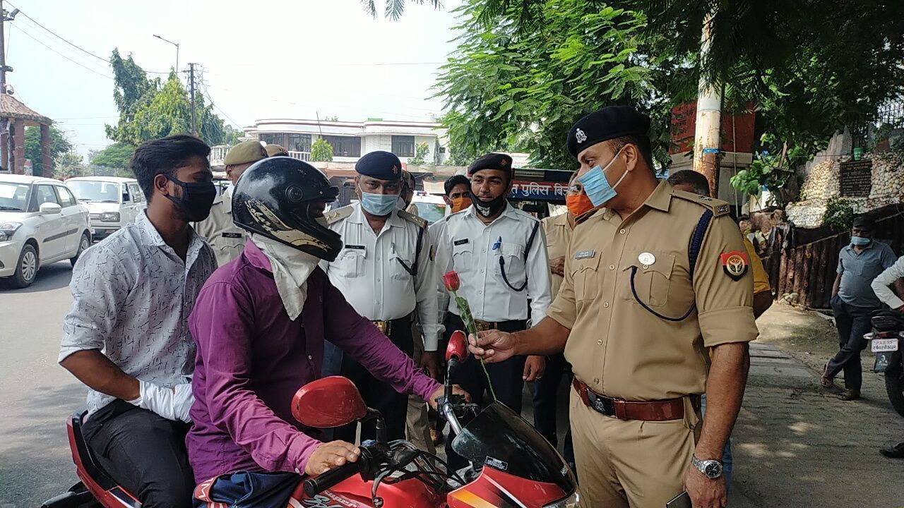 बिजनौर में चला अनोखा चैकिंग अभियान बिजनौर में चला अनोखा चैकिंग अभियान
