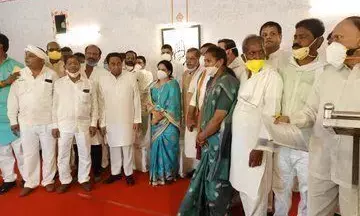 मध्यप्रदेश में भाजपा को एक और बड़ा झटका, पूर्व विधायक ने थामा कांग्रेस का हाथ मध्यप्रदेश में भाजपा को एक और बड़ा झटका, पूर्व विधायक ने थामा कांग्रेस का हाथ