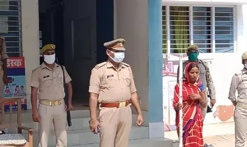 प्रेमी के साथ मिलकर पति की हत्या करने वाली महिला गिरफ्तार