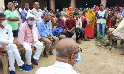 जौनपुर प्रधान हत्याकांड : पीड़ित परिवार से मिलने पहुंचे सपा विधायक शैलेंद्र यादव ललई जौनपुर प्रधान हत्याकांड : पीड़ित परिवार से मिलने पहुंचे सपा विधायक शैलेंद्र यादव ललई