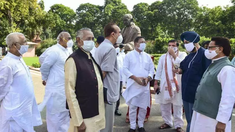 निलंबित सांसदों ने खत्म कर दिया है धरना, विपक्षी सांसदों ने राष्ट्रपति से मांगा समय: गुलाम नबी आजाद