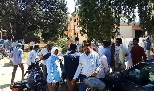 जिला अधिकारी कार्यालय में तैनात लिपिक का शव मिला, मचा हडकम्प