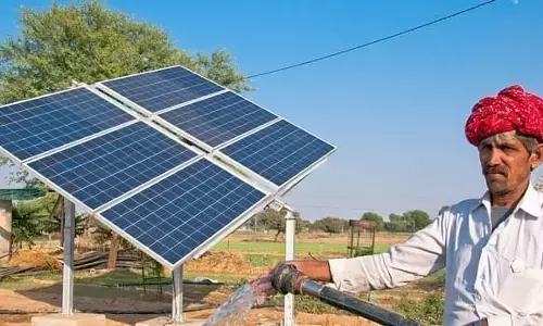 कोविड-19 से हुई आर्थिक हानि की भरपाई में सौर उर्जा की भूमिका महत्वपूर्ण: विशेषज्ञ कोविड-19 से हुई आर्थिक हानि की भरपाई में सौर उर्जा की भूमिका महत्वपूर्ण: विशेषज्ञ