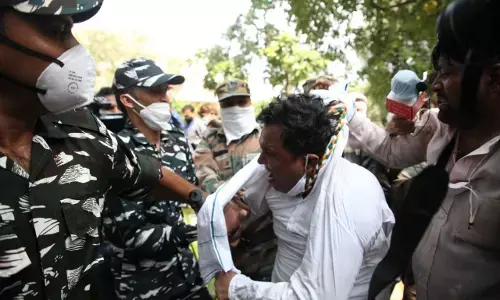 मोदी सरकार द्वारा किसान विरोधी बिल पास होने पर भारतीय युवा कांग्रेस ने किया संसद घेराव मोदी सरकार द्वारा किसान विरोधी बिल पास होने पर भारतीय युवा कांग्रेस ने किया संसद घेराव