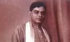 आज क्रन्तिकारी कवि श्री रामधारी सिंह दिनकर की जयंती, जिनकी वो पंक्ति इंदिरा को भी सत्ता से बेदखल कर दिया था आज क्रन्तिकारी कवि श्री रामधारी सिंह दिनकर की जयंती, जिनकी वो पंक्ति इंदिरा को भी सत्ता से बेदखल कर दिया था