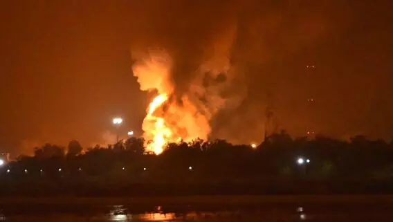 सूरत के ONGC प्लांट में लगी आग, लगातार हुए 3 धमाके, कई किमी दूर से दिख रहे शोले