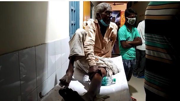 शामली : तेज रफ्तार ट्रक ने दो ई रिक्शा ,दो मोटरसाइकिलओ मैं मारी टक्कर, दो बच्चे एक महिला समेत 7 घायल शामली : तेज रफ्तार ट्रक ने दो ई रिक्शा ,दो मोटरसाइकिलओ मैं मारी टक्कर, दो बच्चे एक महिला समेत 7 घायल