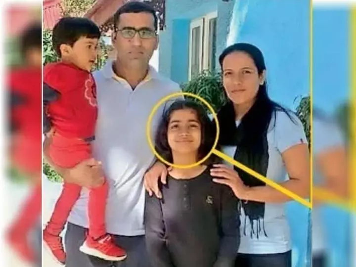 डॉक्टर ने जहर खाकर किया सुसाइड, पता चलते ही पत्नी ने 2 बेटियों के साथ वाटर टैंक में लगाई छलांग! डॉक्टर ने जहर खाकर किया सुसाइड, पता चलते ही पत्नी ने 2 बेटियों के साथ वाटर टैंक में लगाई छलांग!