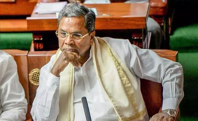कर्नाटक विधानसभा अध्यक्ष ने बीजेपी सरकार के खिलाफ कांग्रेस के अविश्वास प्रस्ताव को किया स्वीकार