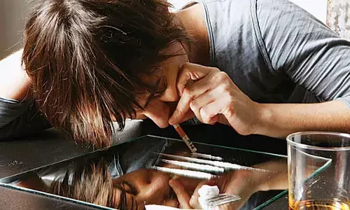 तो चंबल के डाकुओं की तरह मुंबई में फैला ड्रग्स का रायता, उस पर लूट रहे है चैनल वाहवाही!