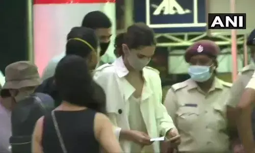 рд░рдгрд╡реАрд░ рд╕рд┐рдВрд╣ рдХреЗ рд╕рд╛рде рдЧреЛрд╡рд╛ рд╕реЗ рдореБрдВрдмрдИ рдкрд╣реБрдВрдЪреАрдВ рджреАрдкрд┐рдХрд╛ рдкрд╛рджреБрдХреЛрдг, NCB рдХреА рдкреВрдЫрддрд╛рдЫ рдореЗрдВ рд╣реЛрдирд╛ рд╣реИ рд╢рд╛рдорд┐рд▓ рд░рдгрд╡реАрд░ рд╕рд┐рдВрд╣ рдХреЗ рд╕рд╛рде рдЧреЛрд╡рд╛ рд╕реЗ рдореБрдВрдмрдИ рдкрд╣реБрдВрдЪреАрдВ рджреАрдкрд┐рдХрд╛ рдкрд╛рджреБрдХреЛрдг, NCB рдХреА рдкреВрдЫрддрд╛рдЫ рдореЗрдВ рд╣реЛрдирд╛ рд╣реИ рд╢рд╛рдорд┐рд▓