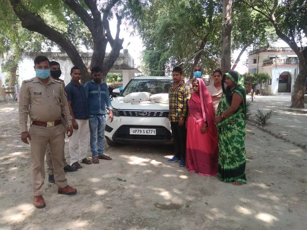 इटावा पुलिस ने सर्राफा दुकान पर चोरी का प्रयास करते हुए 5 अपराधियों  XUV गाडी और कई संगीन सामान समेत किये गिरफ्तार