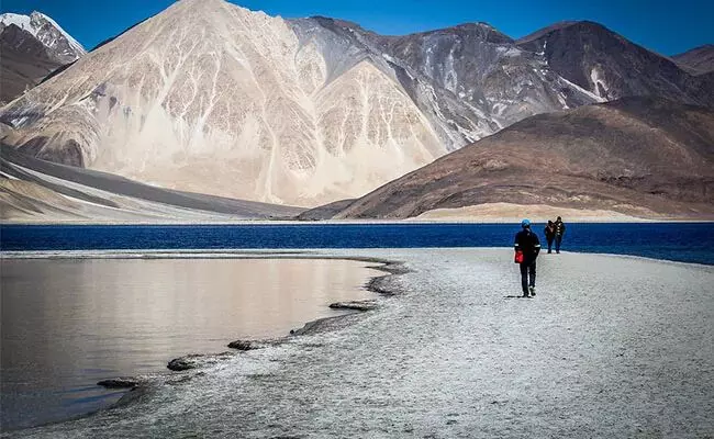 लद्दाख में 5.4 की तीव्रता से महसूस हुए भूकंप के तेज झटके लद्दाख में 5.4 की तीव्रता से महसूस हुए भूकंप के तेज झटके