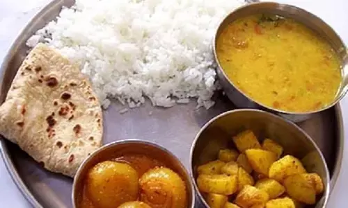 जब सीएम का हुआ खाना ठंडा तो डीएम ने किया खाध्य निरीक्षक को सस्पेंड, वाह रे कानून! जब सीएम का हुआ खाना ठंडा तो डीएम ने किया खाध्य निरीक्षक को सस्पेंड, वाह रे कानून!