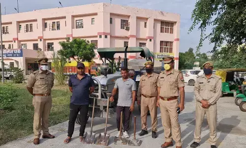 नोएडा : थाना नाॅलेज पार्क पुलिस द्वारा अवैध खनन करने वाले 2 अभियुक्त गिरफ्तार