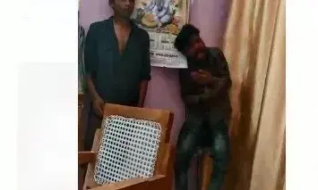 सुल्तानपुर जिले में चोरों की पिटाई का ये वीडियो वायरल