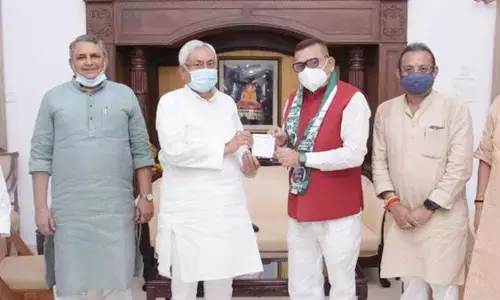 बिहार के पूर्व DGP गुप्तेश्वर पांडेय JDU में हुए शामिल, इस सीट से लड़ सकते हैं चुनाव