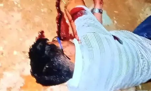यूपी के मिर्जापुर में ताबड़तोड़ फायरिंग, कंस्ट्रक्शन कंपनी के टेक्निकल डायरेक्टर जीवनंदन रथ की हत्या दो घायल यूपी के मिर्जापुर में ताबड़तोड़ फायरिंग, कंस्ट्रक्शन कंपनी के टेक्निकल डायरेक्टर जीवनंदन रथ की हत्या दो घायल