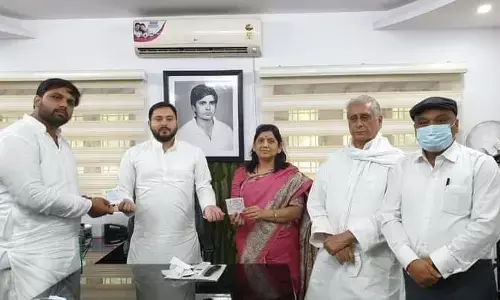 बिहार चुनाव: आरजेडी में शामिल हुईं जेल में बंद बाहुबली आनंद मोहन की पत्नी लवली आनंद