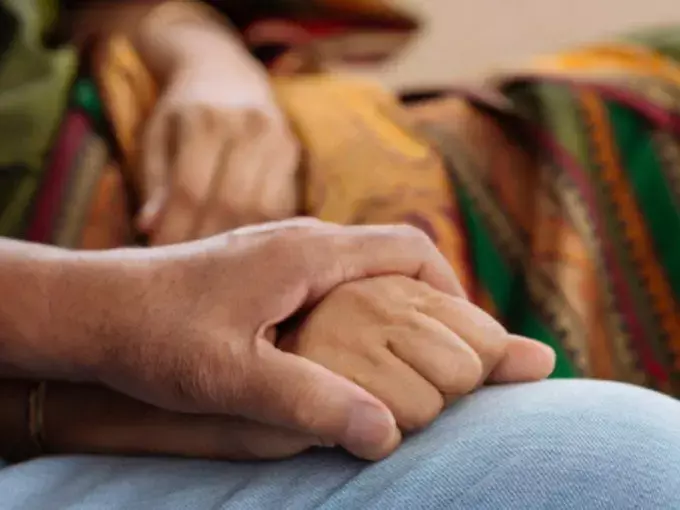 OYO होटल में प्रेमी के साथ थी पत्नी, पति और देवर ने रंगे हाथ पकड़ा OYO होटल में प्रेमी के साथ थी पत्नी, पति और देवर ने रंगे हाथ पकड़ा