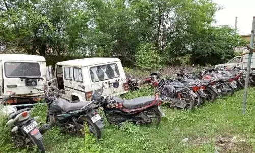 राजस्थान हाईकोर्ट ने सरकार से पूछा, थानों में अरबों के वाहनों का अंबार क्यों ? राजस्थान हाईकोर्ट ने सरकार से पूछा, थानों में अरबों के वाहनों का अंबार क्यों ?