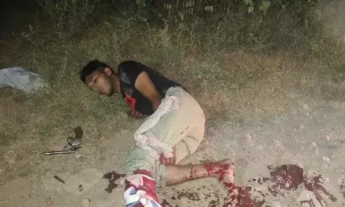 एक कुख्यात लुटेरे को थाना नॉलेज पार्क पुलिस ने मुठभेड़ के दौरान किया गिरफ्तार एक कुख्यात लुटेरे को थाना नॉलेज पार्क पुलिस ने मुठभेड़ के दौरान किया गिरफ्तार