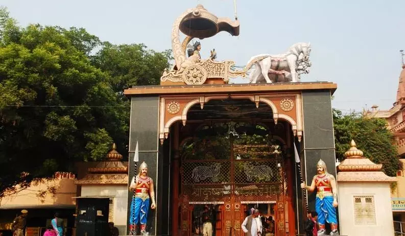 मथुरा कृष्ण जन्मभूमि विवाद: कोर्ट ने खारिज की याचिका, कहा- मंदिर-ईदगाह के स्थान में नहीं होगा कोई बदलाव
