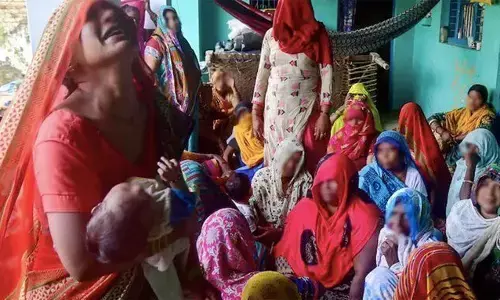 हाथरस में दलित बेटी की चिता और बाबरी मस्जिद विध्वंस का फैसला यानी इंसाफ की विदाई हाथरस में दलित बेटी की चिता और बाबरी मस्जिद विध्वंस का फैसला यानी इंसाफ की विदाई