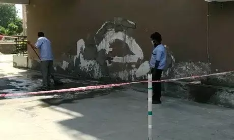 गार्डेनिया ग्लोरी में 19वे फ्लोर से कूदी रिया, मौके पर हुई मौत गार्डेनिया ग्लोरी में 19वे फ्लोर से कूदी रिया, मौके पर हुई मौत