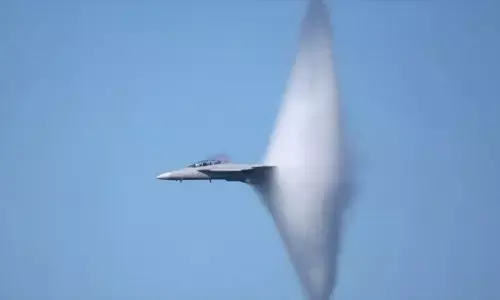 पेरिस में धमाके जैसी आवाज से पूरे शहर में मचा हड़कंप