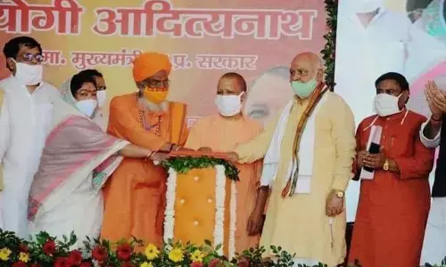 यूपी की इस तस्वीर को शेयर कर महिला पत्रकार रोहिणी सिंह ने योगी सरकार की खोल दी पोल यूपी की इस तस्वीर को शेयर कर महिला पत्रकार रोहिणी सिंह ने योगी सरकार की खोल दी पोल