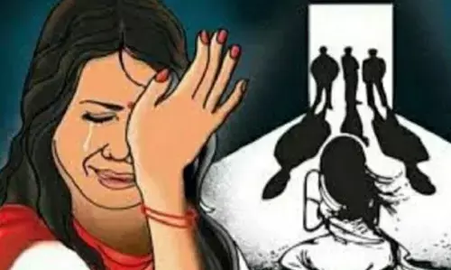 तीसरे दिन की शुरुआत, राजधानी लखनऊ में दलित छात्रा को बंधक बनाकर गैंगरेप तीसरे दिन की शुरुआत, राजधानी लखनऊ में दलित छात्रा को बंधक बनाकर गैंगरेप