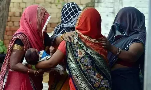 रेप का मतलब न जाने यूपी की अनपढ़ सरकार रेप का मतलब न जाने यूपी की अनपढ़ सरकार