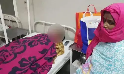कुत्ते के विवाद को लेकर महिला को निर्वस्त्र कर दबंगो ने पीटा कुत्ते के विवाद को लेकर महिला को निर्वस्त्र कर दबंगो ने पीटा