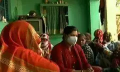 Hathras Case: गांव में अभी सिर्फ मीडिया को परमिशन, मां ने मीडिया के सामने रोते हुए कही ये बात Hathras Case: गांव में अभी सिर्फ मीडिया को परमिशन, मां ने मीडिया के सामने रोते हुए कही ये बात