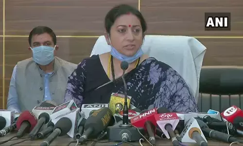 स्मृति ईरानी बोलीं, राहुल गांधी हाथरस इंसाफ के लिए नहीं अपनी राजनीति के लिए जा रहे हैं