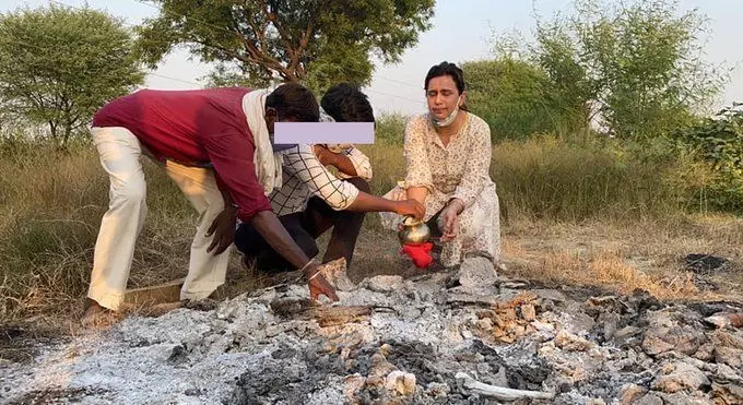 Hathras Rape Case:कसम खाती हूं उन दरिंदों को फांसी के फंदे तक चढ़ा कर रहूंगी- योगिता भयाना Hathras Rape Case:कसम खाती हूं उन दरिंदों को फांसी के फंदे तक चढ़ा कर रहूंगी- योगिता भयाना