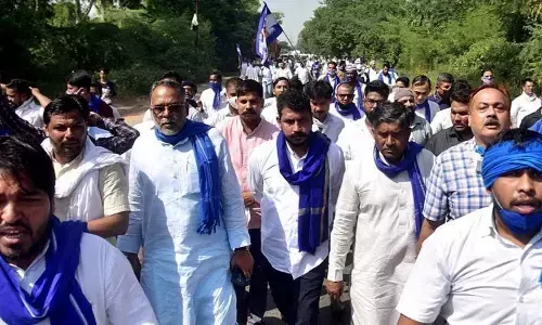 हाथरस कांड : जयंत चौधरी और चंद्रशेखर आज़ाद समेत Bhim Army के 400 कार्यकर्ताओं पर मुकदमा दर्ज हाथरस कांड : जयंत चौधरी और चंद्रशेखर आज़ाद समेत Bhim Army के 400 कार्यकर्ताओं पर मुकदमा दर्ज