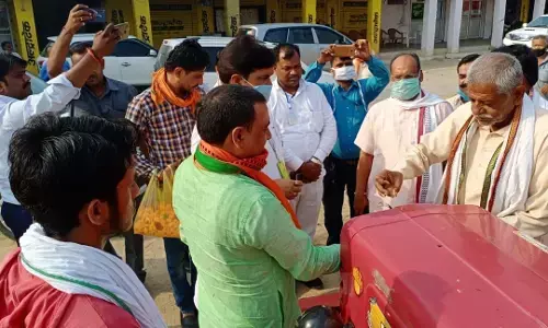 बीजेपी किसान मोर्चा प्रदेश उपाध्यक्ष रामबाबू द्विवेदी ने कराया किसानों के द्वारा कृषि यंत्र पूजन बीजेपी किसान मोर्चा प्रदेश उपाध्यक्ष रामबाबू द्विवेदी ने कराया किसानों के द्वारा कृषि यंत्र पूजन