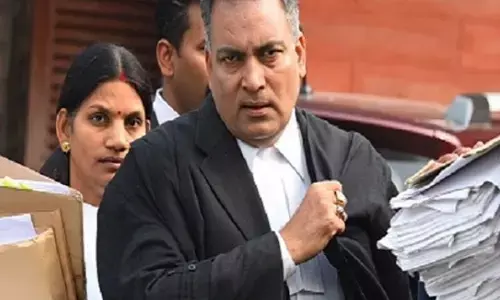 हाथरस केस: आरोपी पक्ष के परिवार से मिलने पहुंचे अधिवक्ता एपी सिंह, हाथरस कांड में आरोपी पक्ष का लड़ेंगे केस