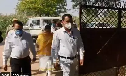 हाथरस मामले में जिला जज ने पेश की मिशाल, गुडिया के घर पहुंचे हाथरस मामले में जिला जज ने पेश की मिशाल, गुडिया के घर पहुंचे