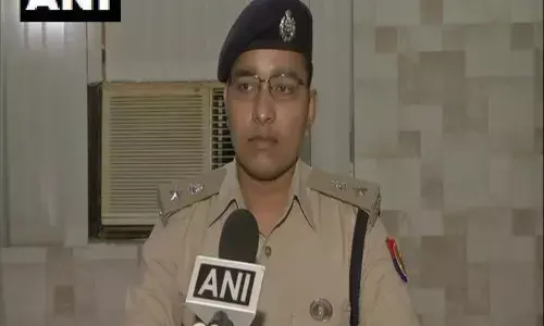 हाथरस: नव नियुक्त एसपी ने कमान सँभालने के बाद पीड़ित परिवार की दी पूरी सुरक्षा की गारंटी हाथरस: नव नियुक्त एसपी ने कमान सँभालने के बाद पीड़ित परिवार की दी पूरी सुरक्षा की गारंटी