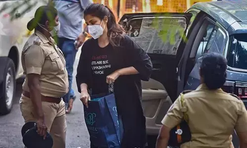 रिया चक्रवर्ती को बॉम्बे हाई कोर्ट ने दी जमानत, भाई शोविक अभी रहेंगे जेल में