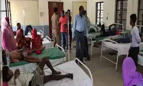 बलरामपुर में हादसा: हाईटेंशन तार से पंडाल में लगी आग, 14 झुलसे गए मचा हडकंप बलरामपुर में हादसा: हाईटेंशन तार से पंडाल में लगी आग, 14 झुलसे गए मचा हडकंप