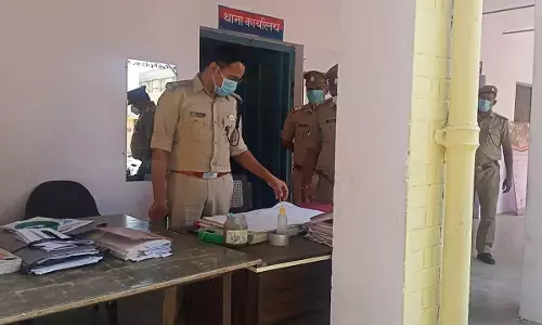 हाथरस एसपी विनीत जायसवाल जब पहुंचे अचानक थाना मुरसान हाथरस एसपी विनीत जायसवाल जब पहुंचे अचानक थाना मुरसान