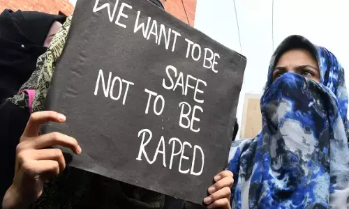 हाथरस कांड के बाद महिला सुरक्षा पर गृह मंत्रालय की राज्यों को एडवाइजरी- FIR दर्ज करना अनिवार्य, दो महीने में पूरी हो जांच हाथरस कांड के बाद महिला सुरक्षा पर गृह मंत्रालय की राज्यों को एडवाइजरी- FIR दर्ज करना अनिवार्य, दो महीने में पूरी हो जांच