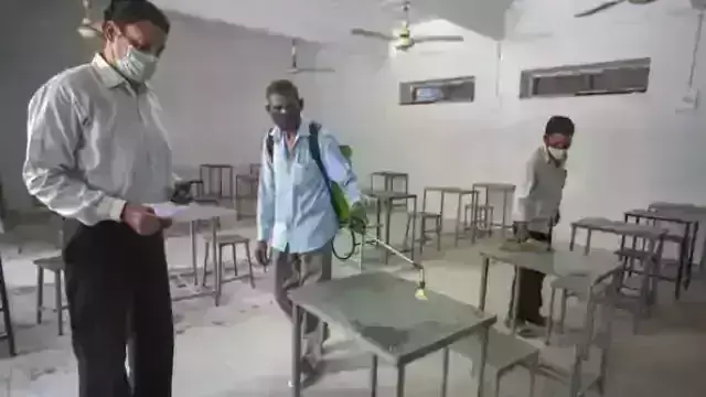 यूपी में 19 अक्टूबर से खुलेंगे 9वीं से 12वीं तक के स्कूल, जान लो ये हैं गाइडलाइंस यूपी में 19 अक्टूबर से खुलेंगे 9वीं से 12वीं तक के स्कूल, जान लो ये हैं गाइडलाइंस