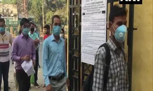 मुरादाबाद: UPPSC PCS की प्रीलिमिनरी परीक्षा आज, छात्र परीक्षा केंद्र पहुंच रहे मुरादाबाद: UPPSC PCS की प्रीलिमिनरी परीक्षा आज, छात्र परीक्षा केंद्र पहुंच रहे